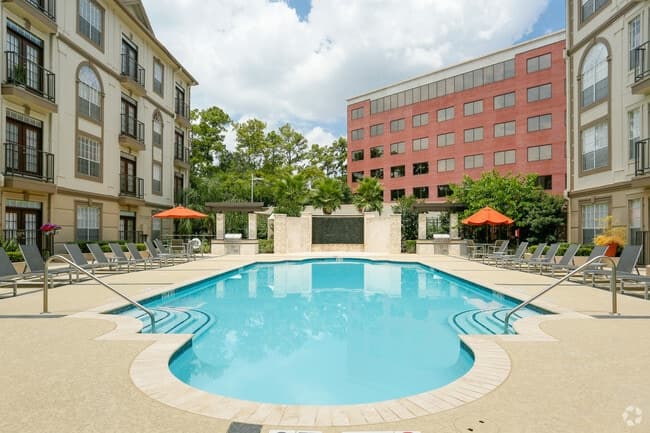 Deerwood Apartments — photo 3