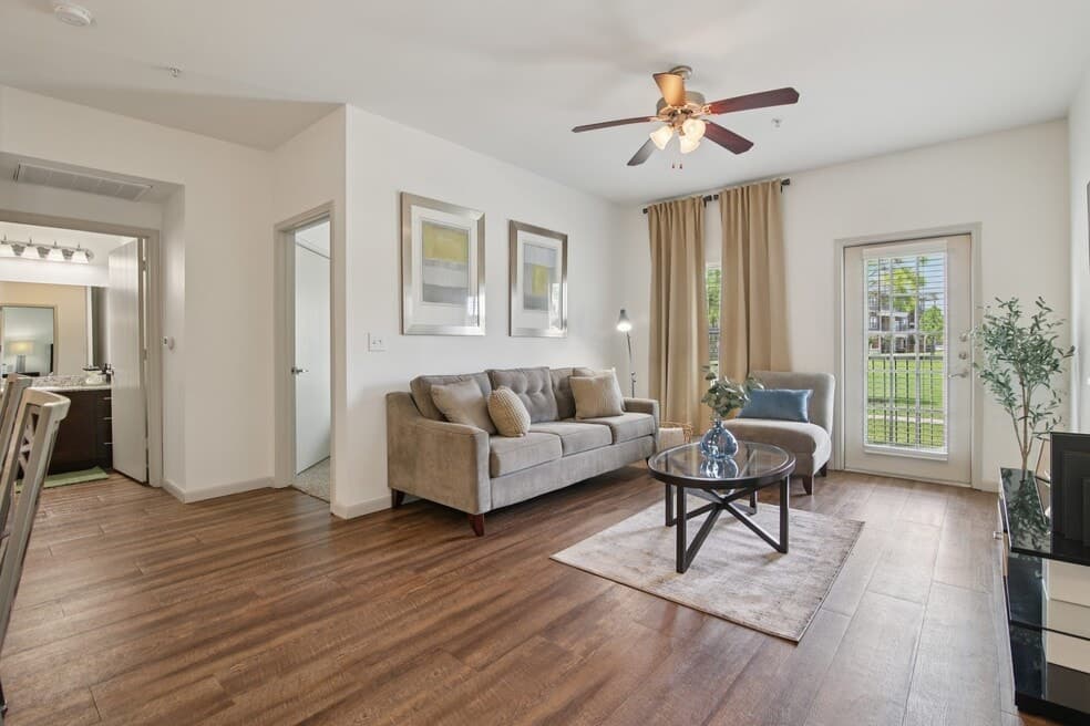 Crenshaw Grand in Pasadena, Texas