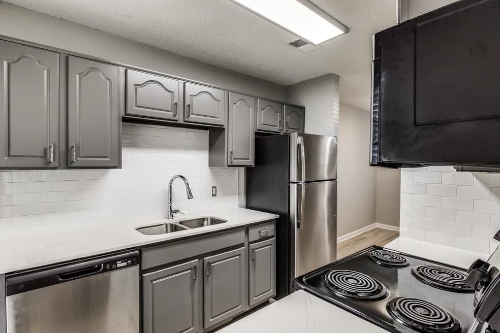 Evaline Apartments — photo 2