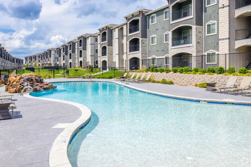 Oak View Apartments in Fort Worth, Texas