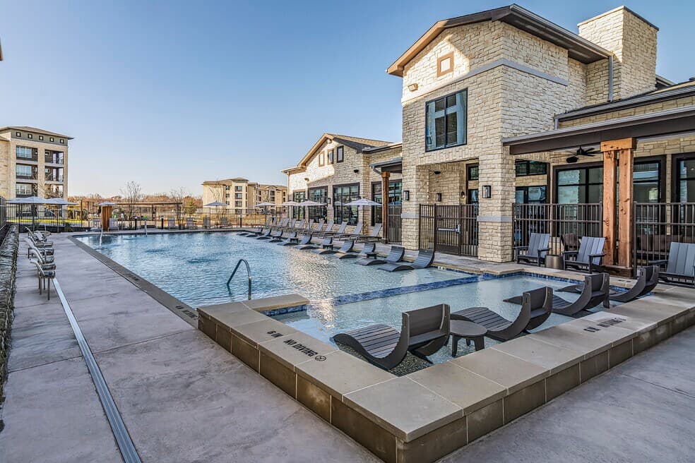 Waterview Crossing — exterior