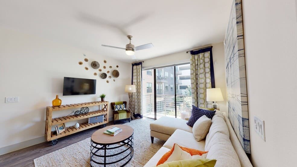 Eleven10 at Farmers Market Apartments — photo 2
