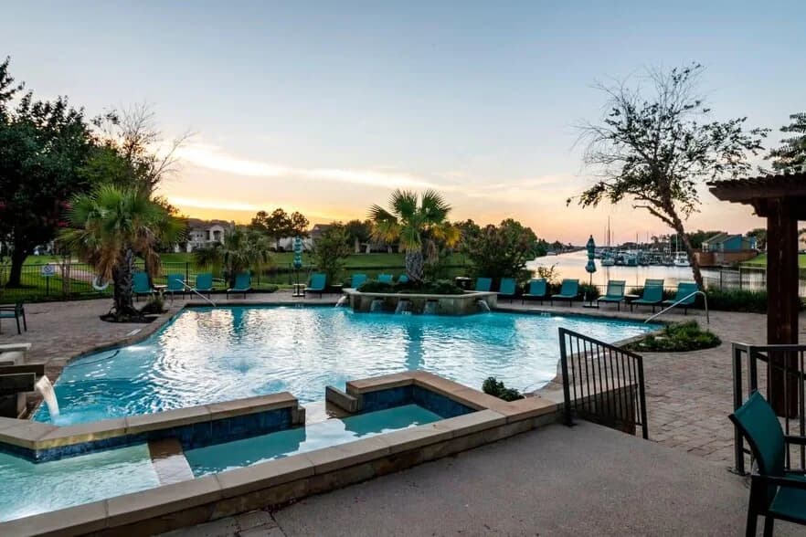 Signature Point Apartment Homes in League City, Texas