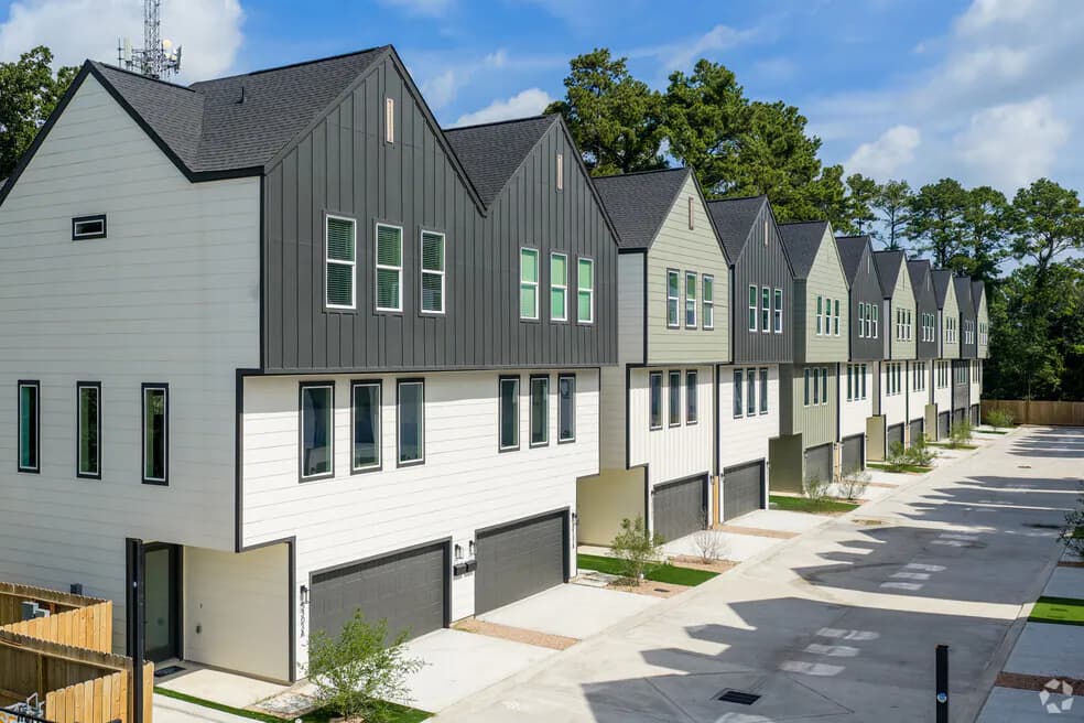 Creekmont at Garden Oaks in Houston, Texas