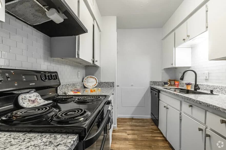 South Crest Apartments in Dallas, Texas