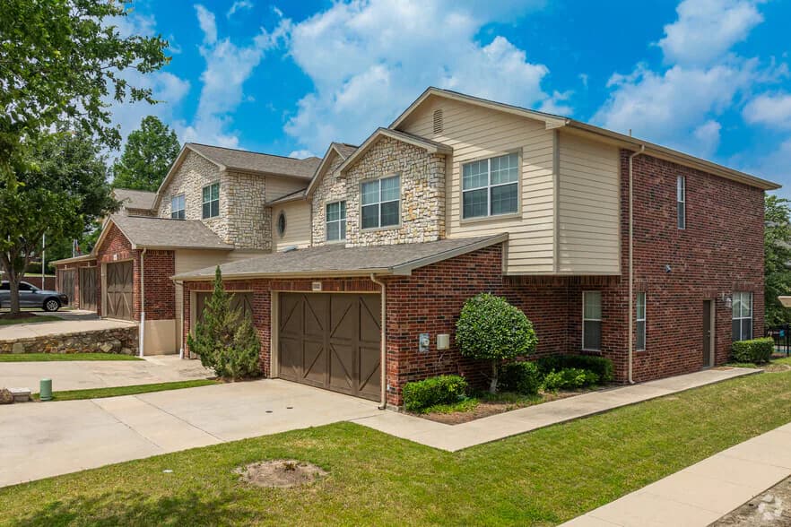 Oaks Estates of Coppell in Coppell, Texas