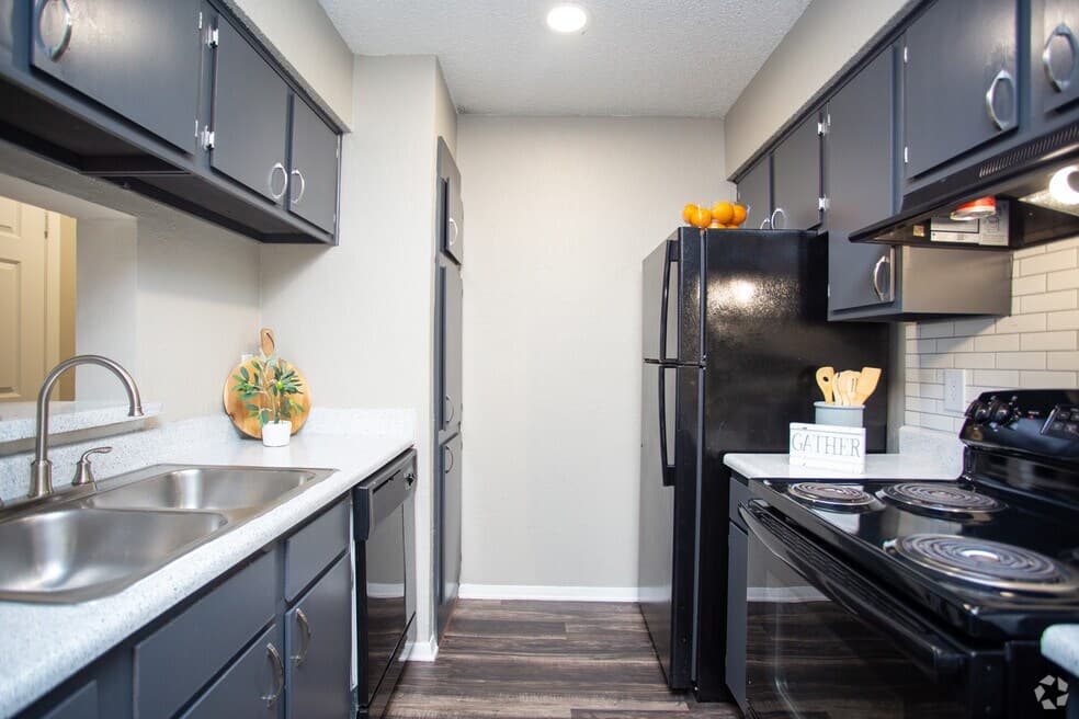 Tuscany Apartments — photo 5