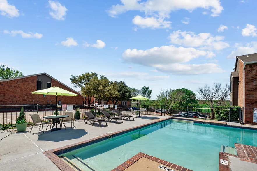 Parkwood Square in Arlington, Texas