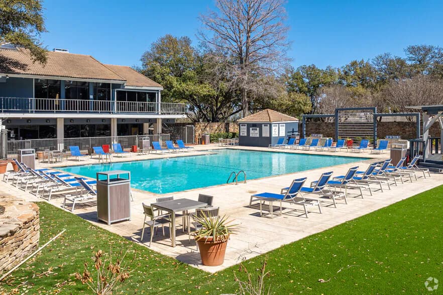 Las Colinas Heights in Irving, Texas