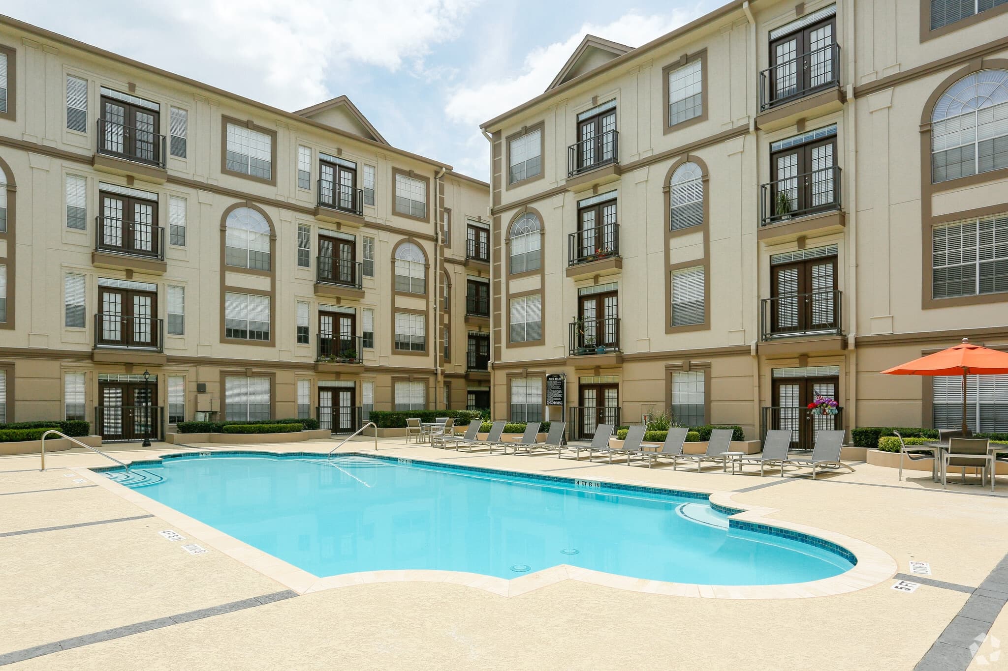 Deerwood Apartments — photo 4