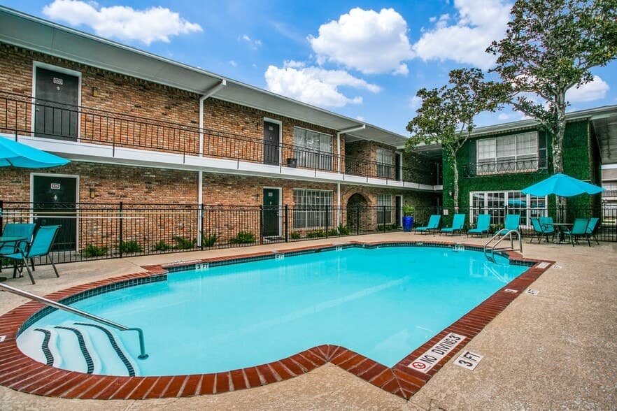 Bellaire Oaks Apartments in Houston, Texas