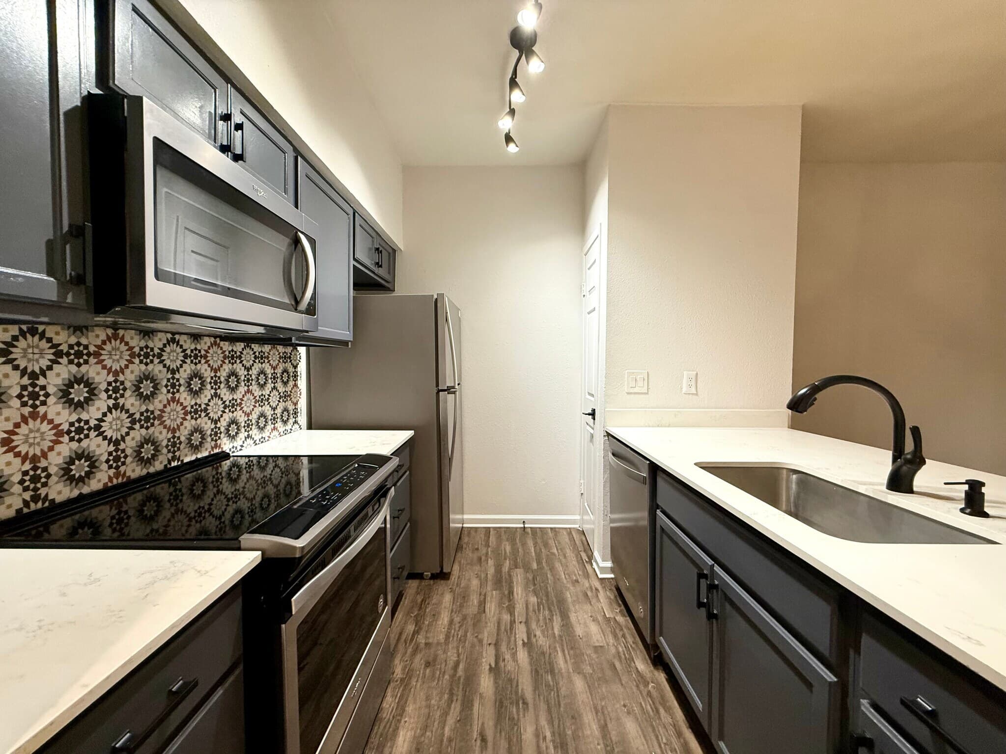 Tramor at the Oaks Apartments — photo 3