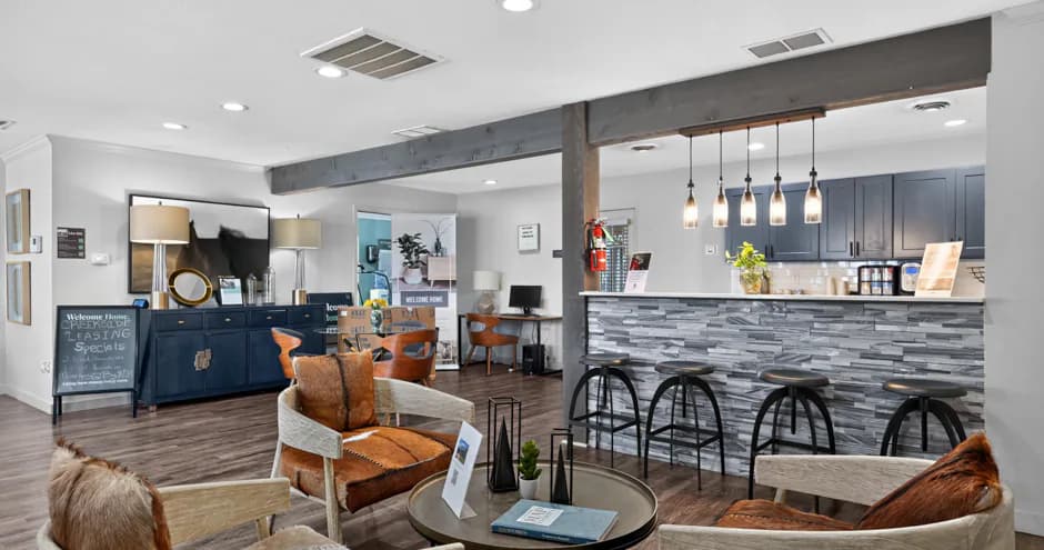 Creekside Apartment Homes in Fort Worth, Texas