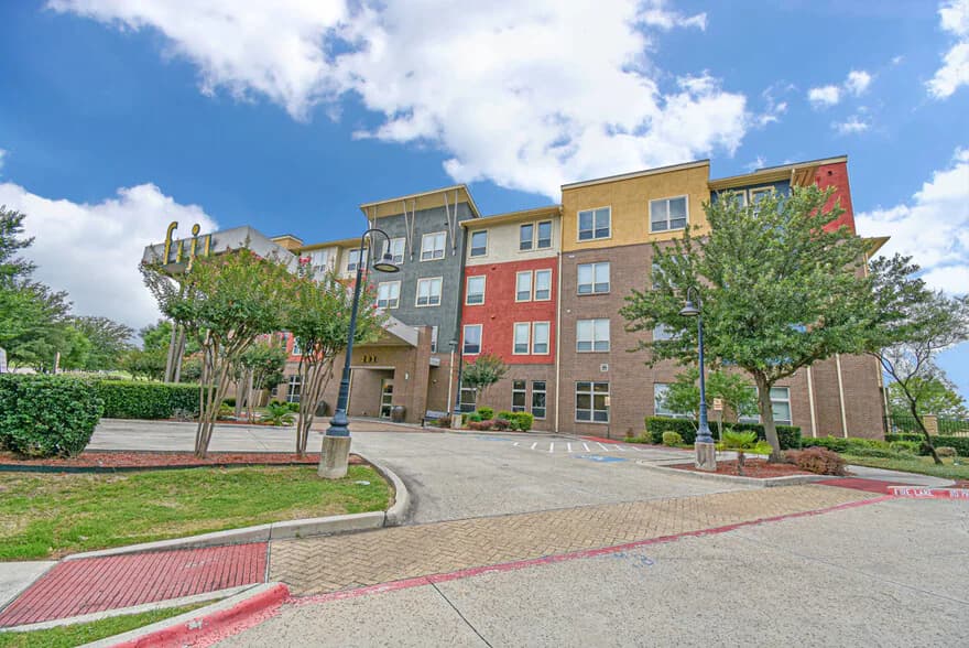 Fiji Senior Villas in Dallas, Texas
