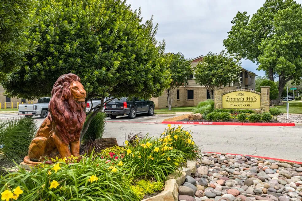 Estancia Hills in Dallas, Texas
