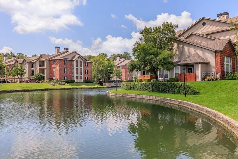 Wildwood Forest Apartments — exterior