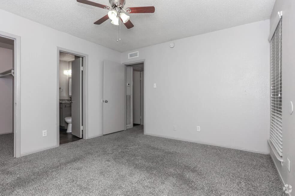 Riverbend Apartments — photo 4