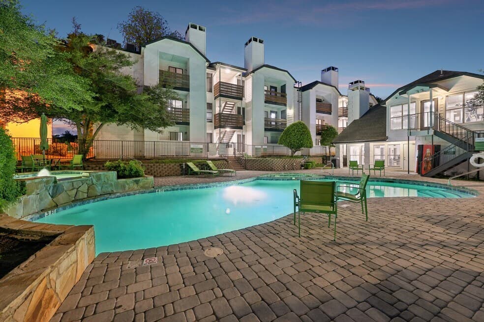 Villas on Rosemeade West — exterior