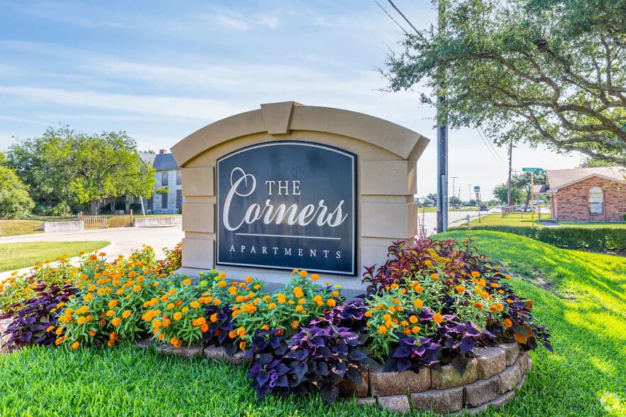 The Corners Apartments in DeSoto, Texas