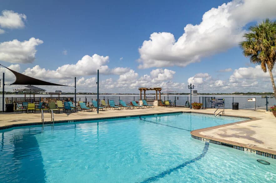 Encore on the Bay in Seabrook, Texas