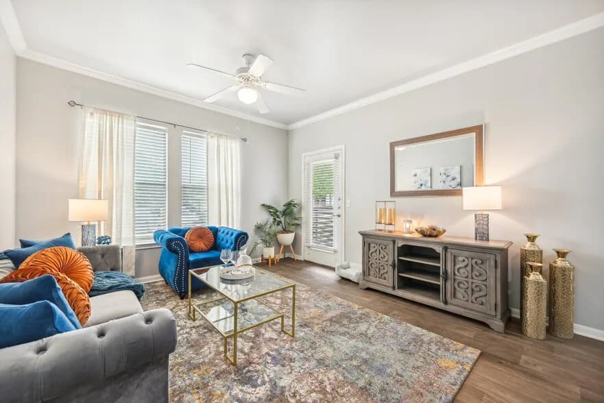Landings of Carrier Parkway Apartments in Grand Prairie, Texas