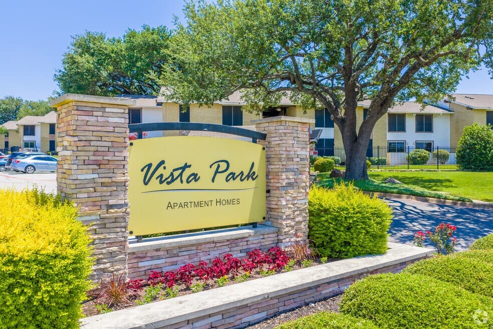 Vista Park Apartments in Dallas, Texas