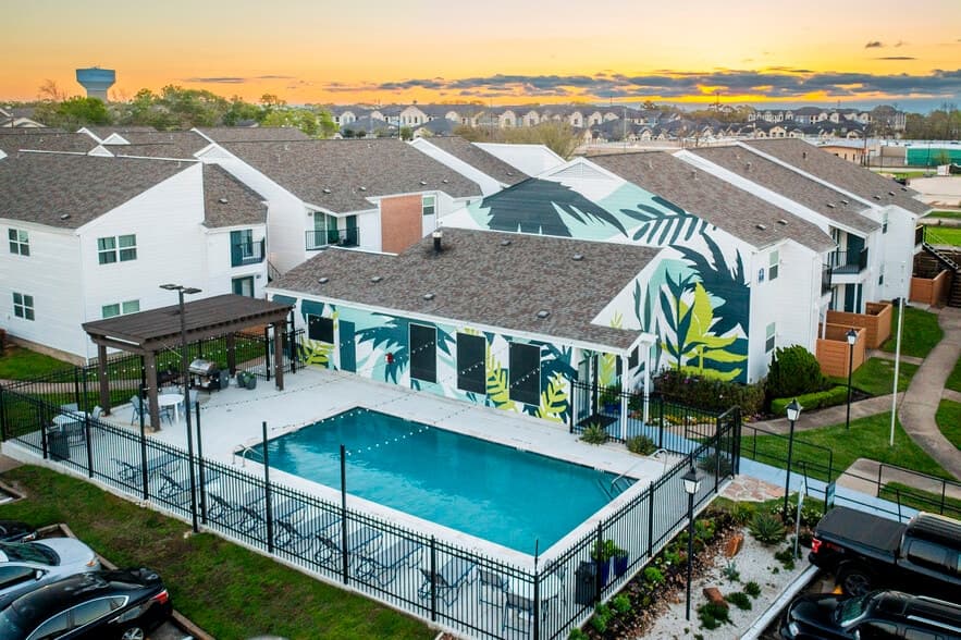 Apollo Palms Apartments in Seabrook, Texas