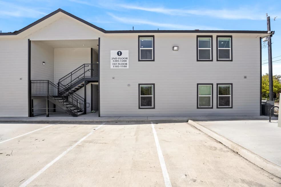 Silverwood Apartments in San Antonio, Texas