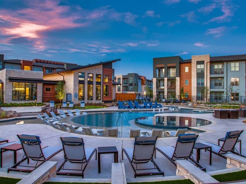 Waters Edge at Mansfield in Grand Prairie, Texas