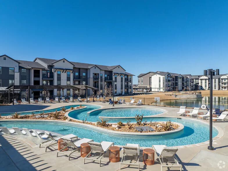 View at Manor Crossing — exterior