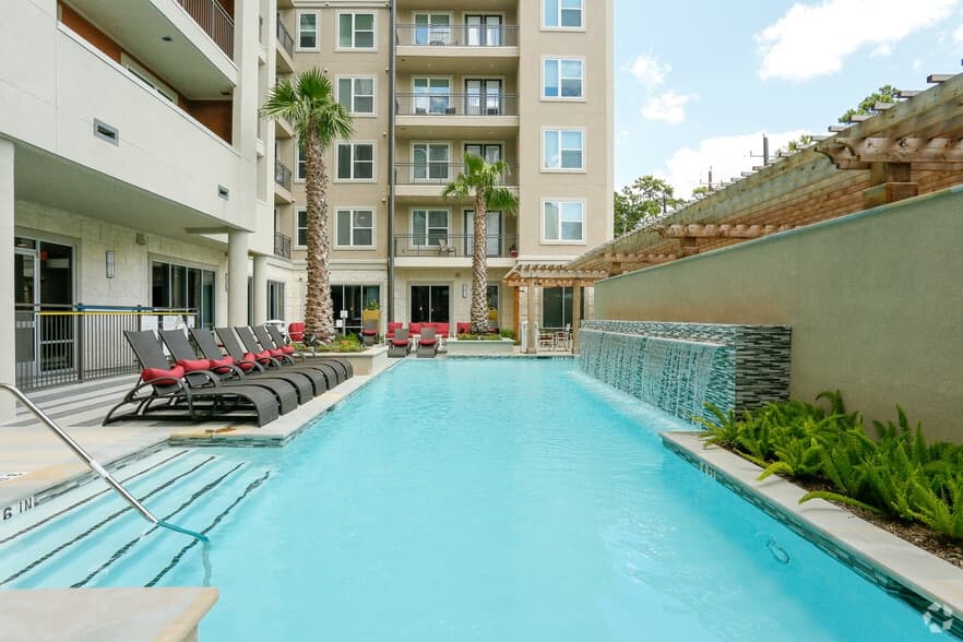 Astor Tanglewood in Houston, Texas