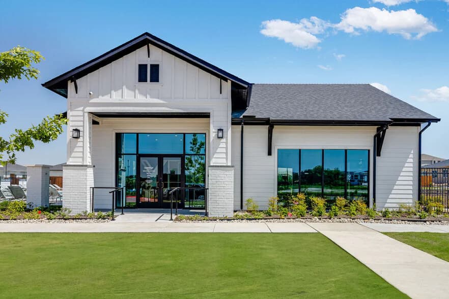 Yardly Stoneridge — exterior