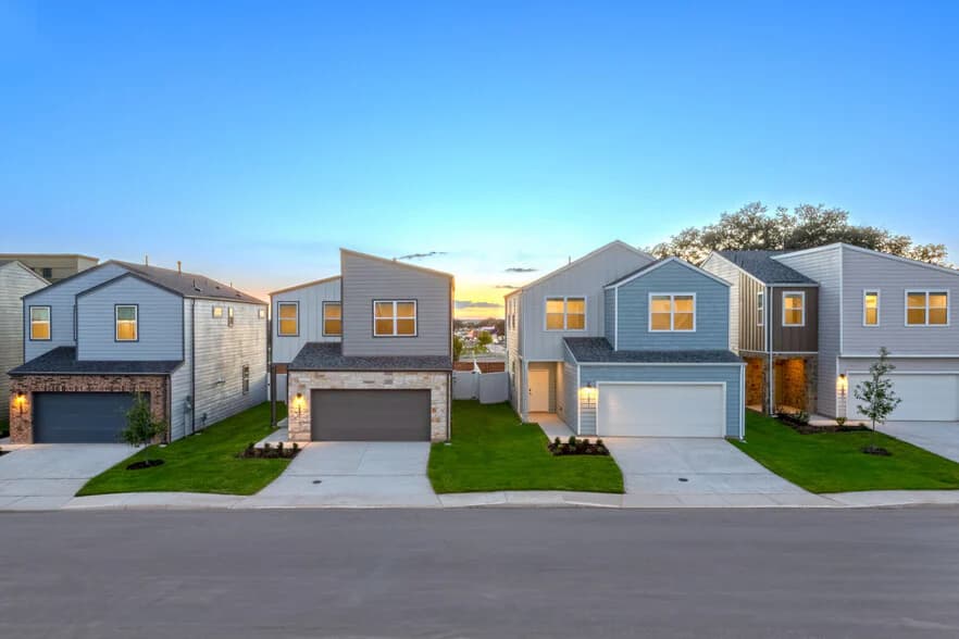 Los Cielos at Brooks Luxury Rentals in Brooks City Base, Texas