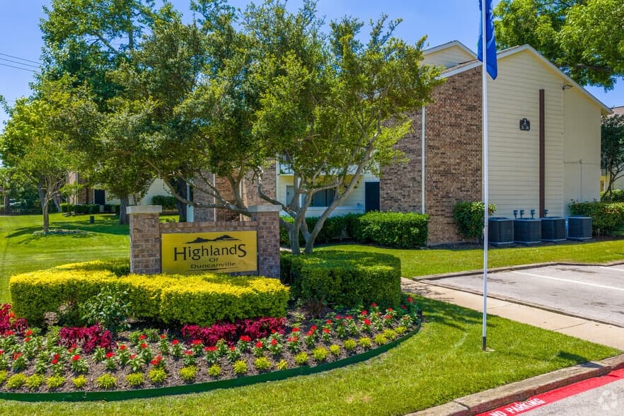 Highlands of Duncanville in Duncanville, Texas