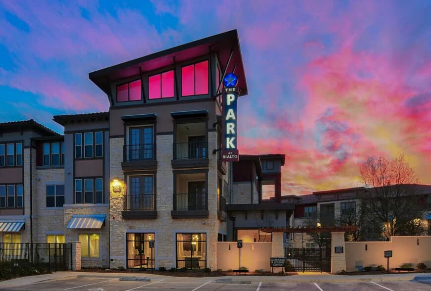 Park at Rialto Apartments in San Antonio, Texas