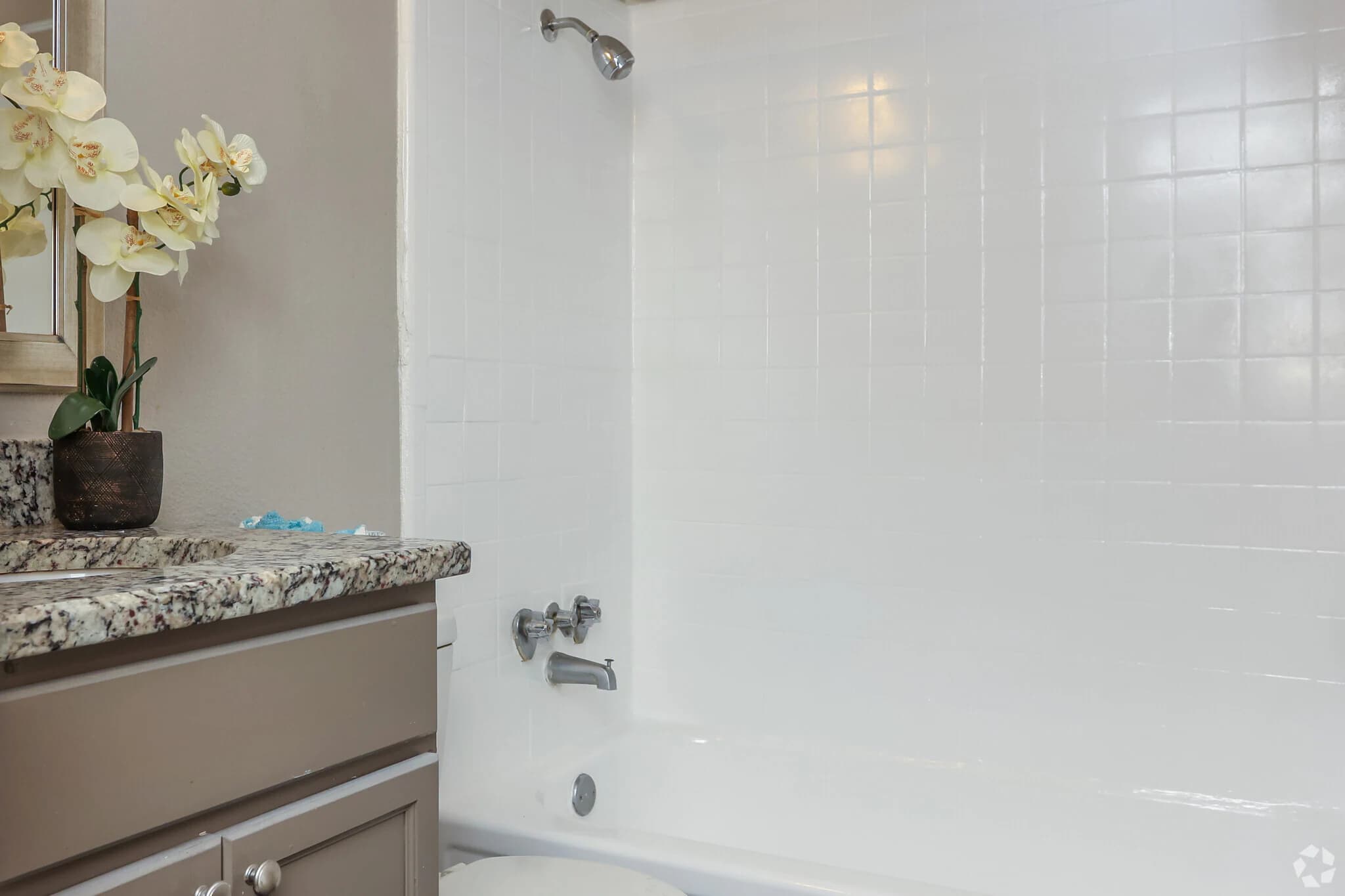 Riverbend Apartments — photo 5