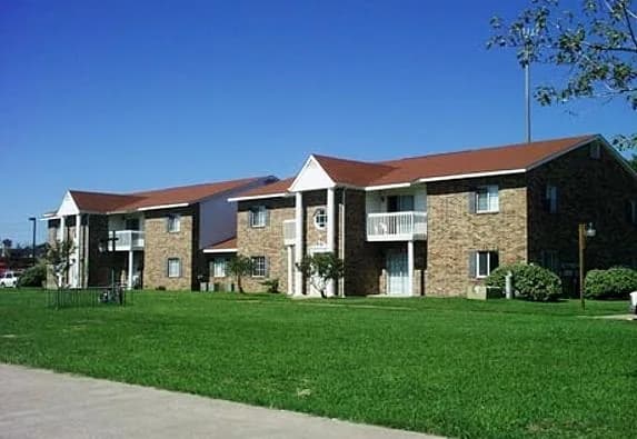 Stuart Apartments in Baytown, Texas