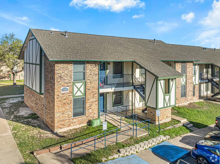 Runnymede Apartments in Austin, Texas