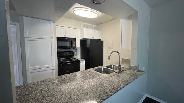 FLEETWOOD APARTMENTS — photo 3