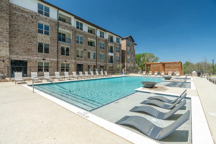 Marlowe Corinth Groves in Corinth, Texas