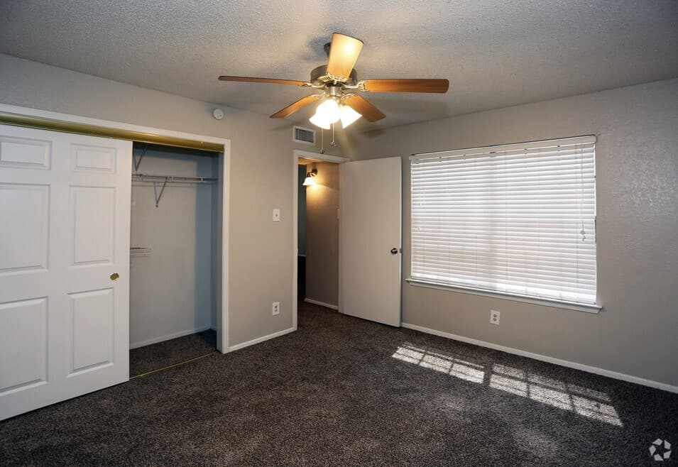 Hulen Gardens Apartments — photo 2