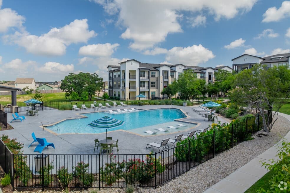 Redbird Ridge Apartments in San Antonio, Texas