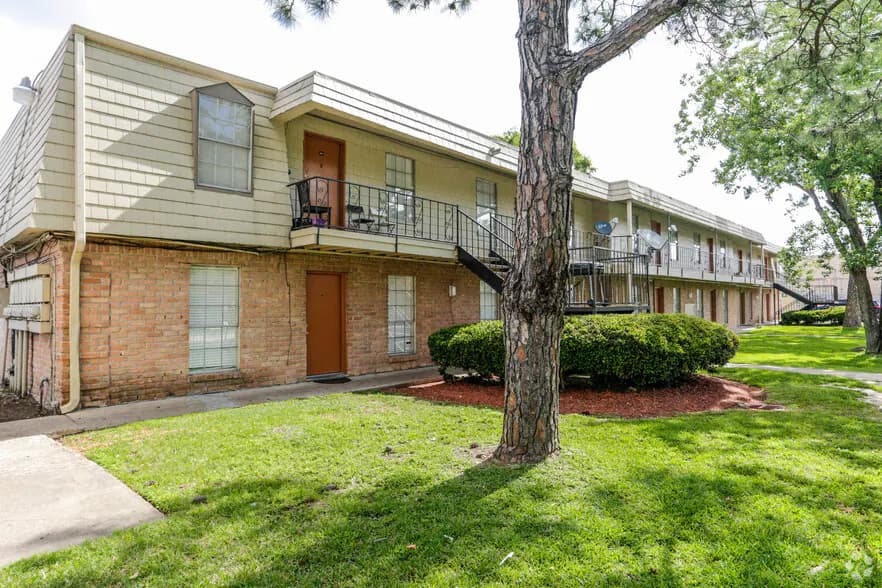 Park on Vista in Pasadena, Texas