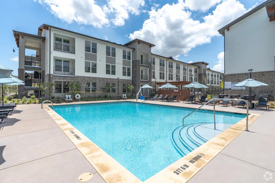 Birchway Denton (TX) — exterior