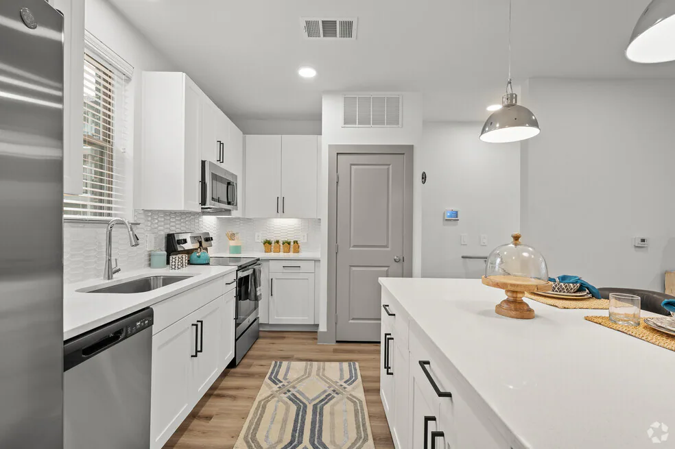 The Overton — photo 2