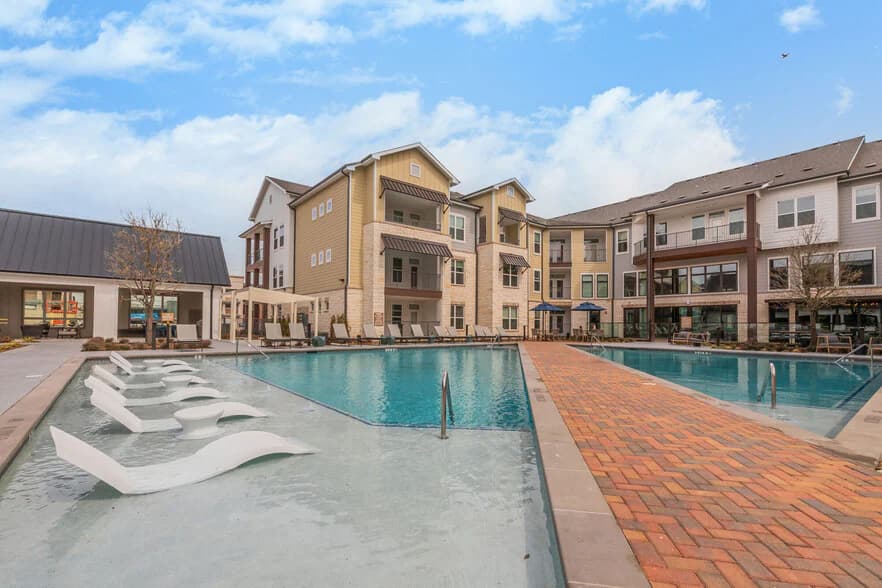 Atlas Crown in Garland, Texas