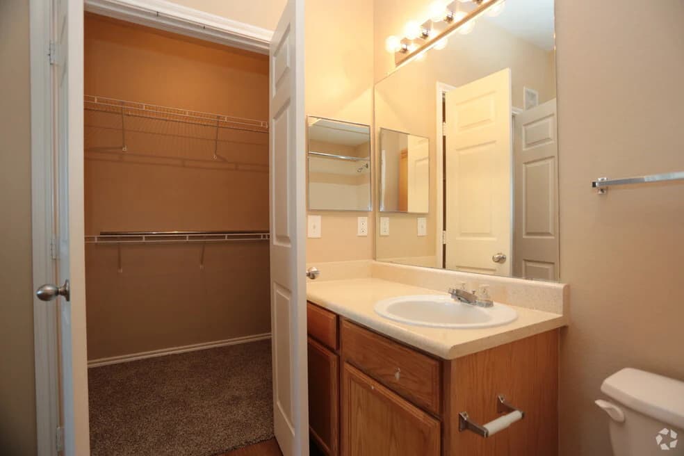 Stonehouse Apartment Homes — photo 4
