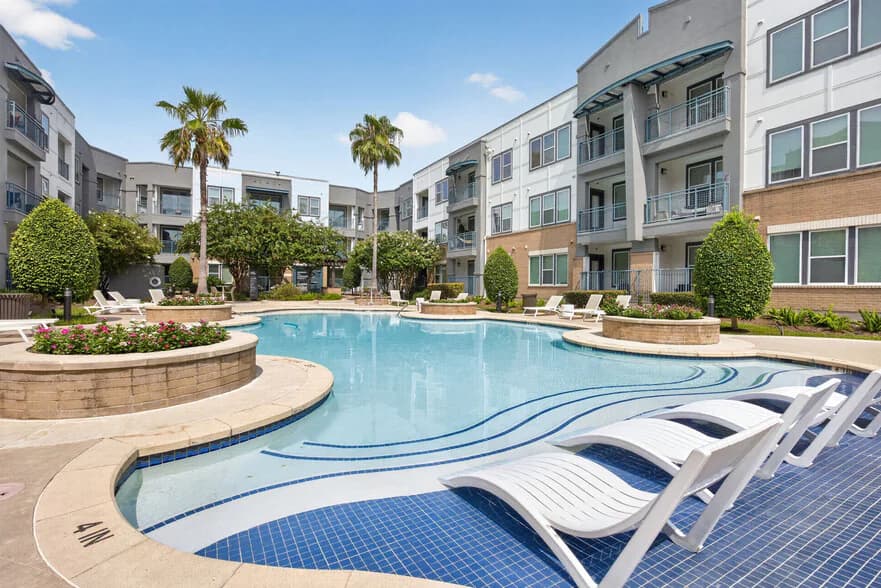Flats on Tanglewilde in Houston, Texas