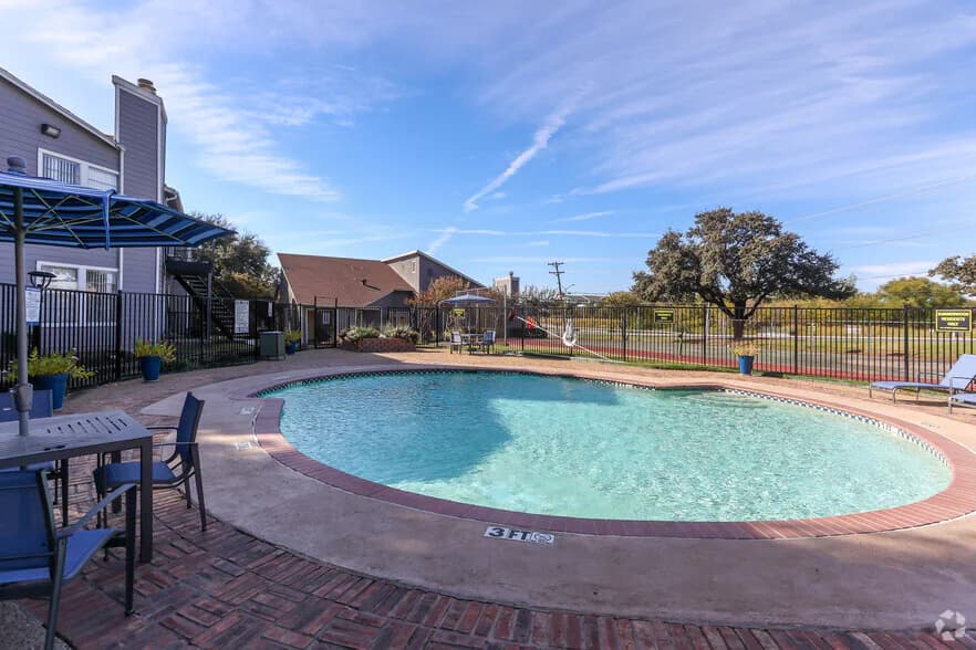 Summerwood Apartments — exterior