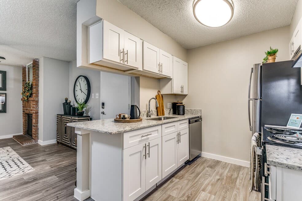 Westchase Apartments — photo 2
